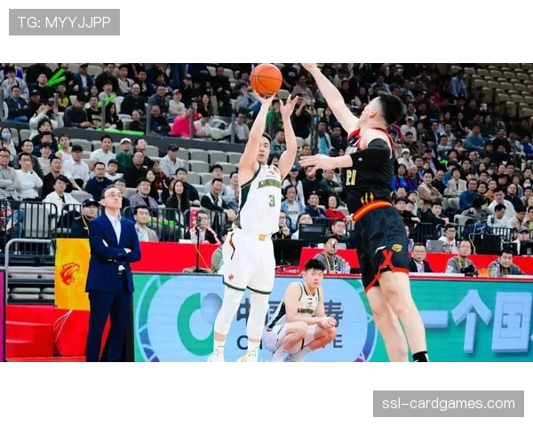 【2026年4月CBA联赛赛季攻防效率趋势·赛中·特写关键时刻两次致命失误，深圳后卫贺希宁赛后独自加练传球